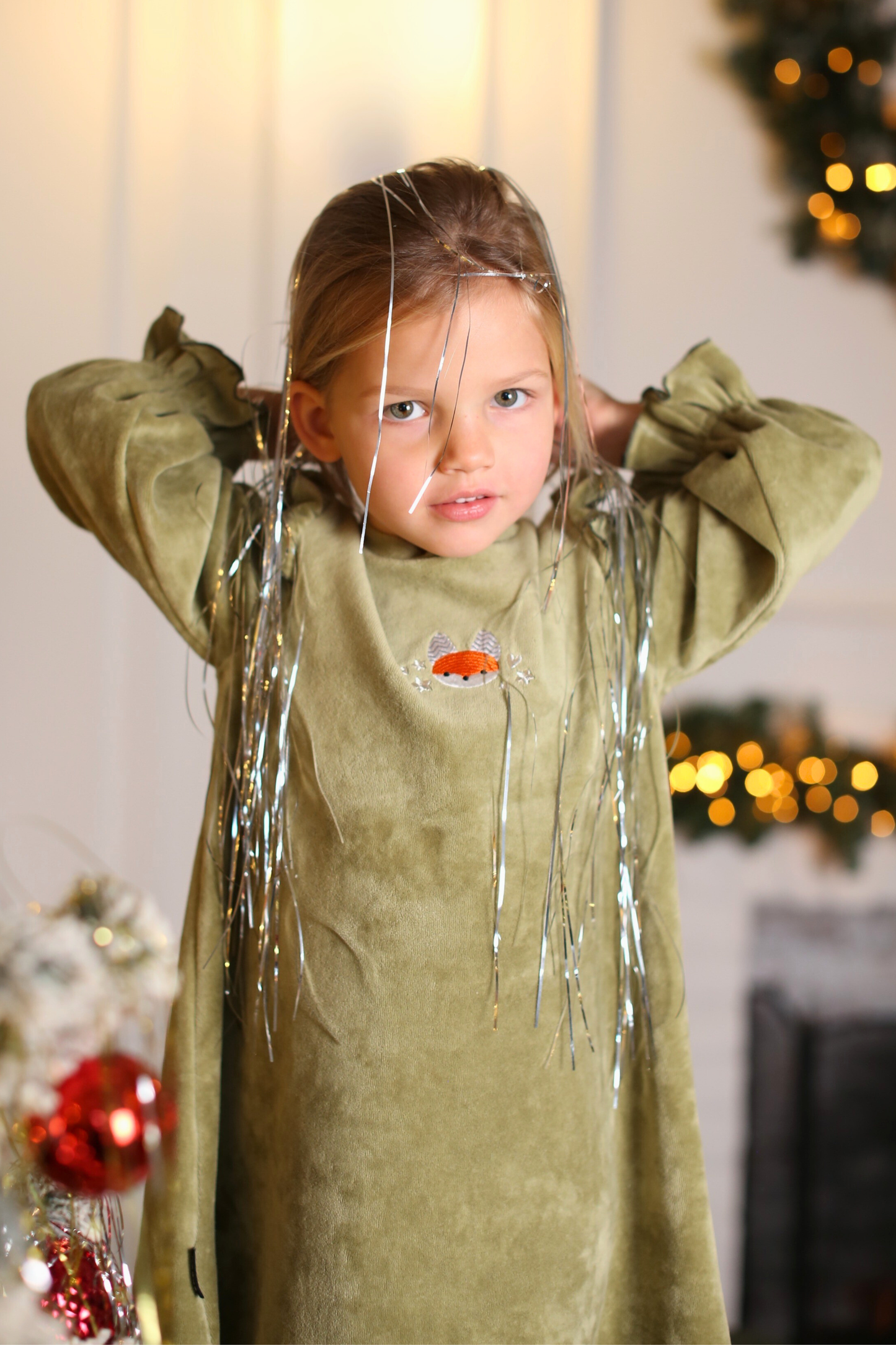 Roheline sametkleit Rebase-tikandiga